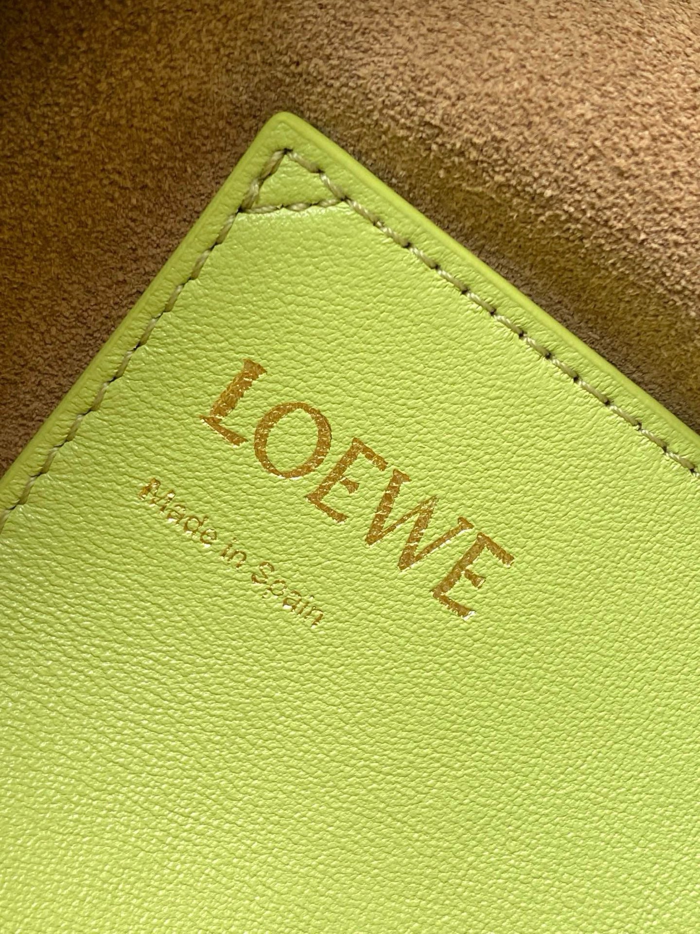 Loewe Flamenco