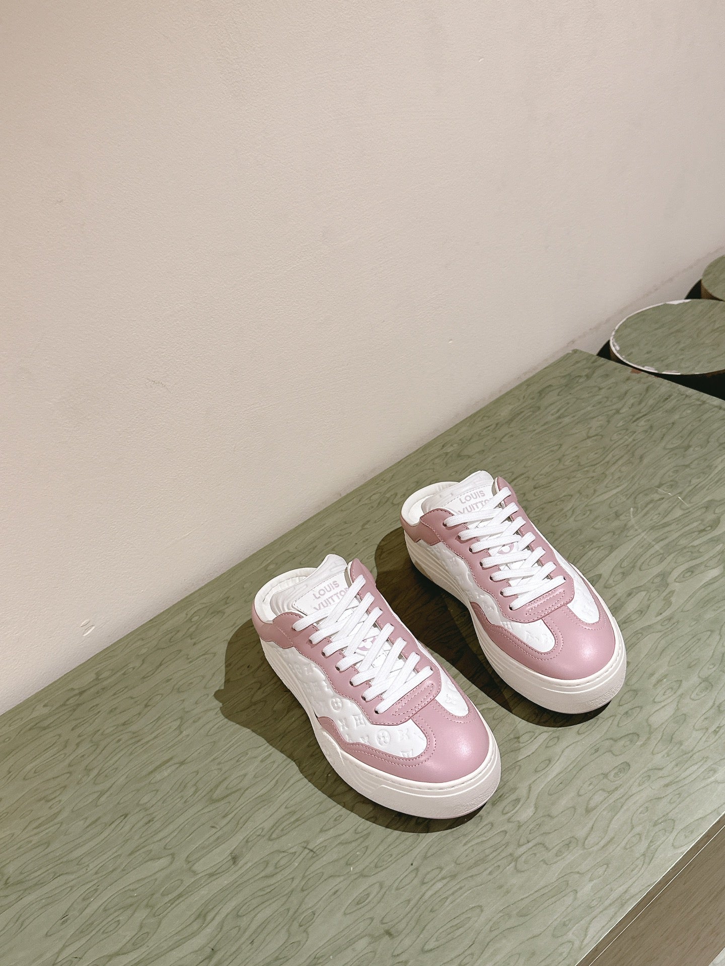 Louis Vuitton Squad Sneakers