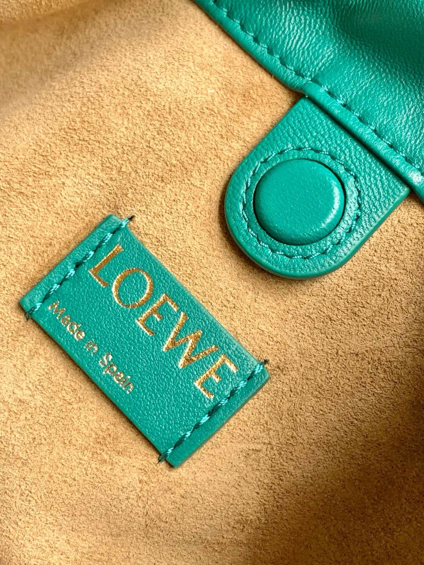 Loewe Flamenco