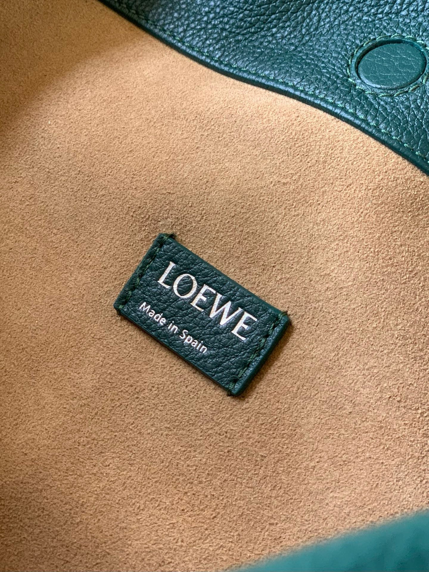 Loewe Flamenco