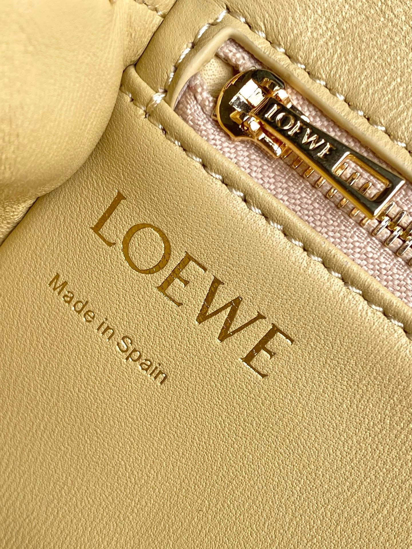 Loewe Goya Puffer
