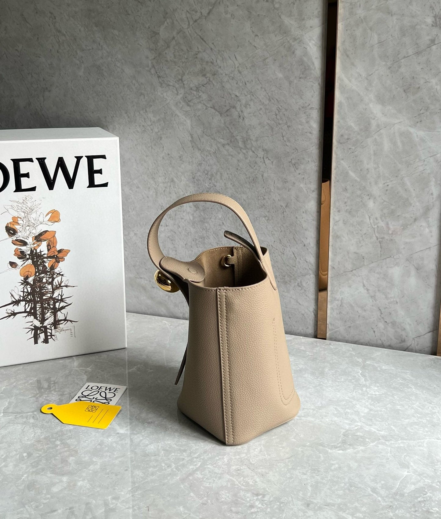Loewe Mini Pebble