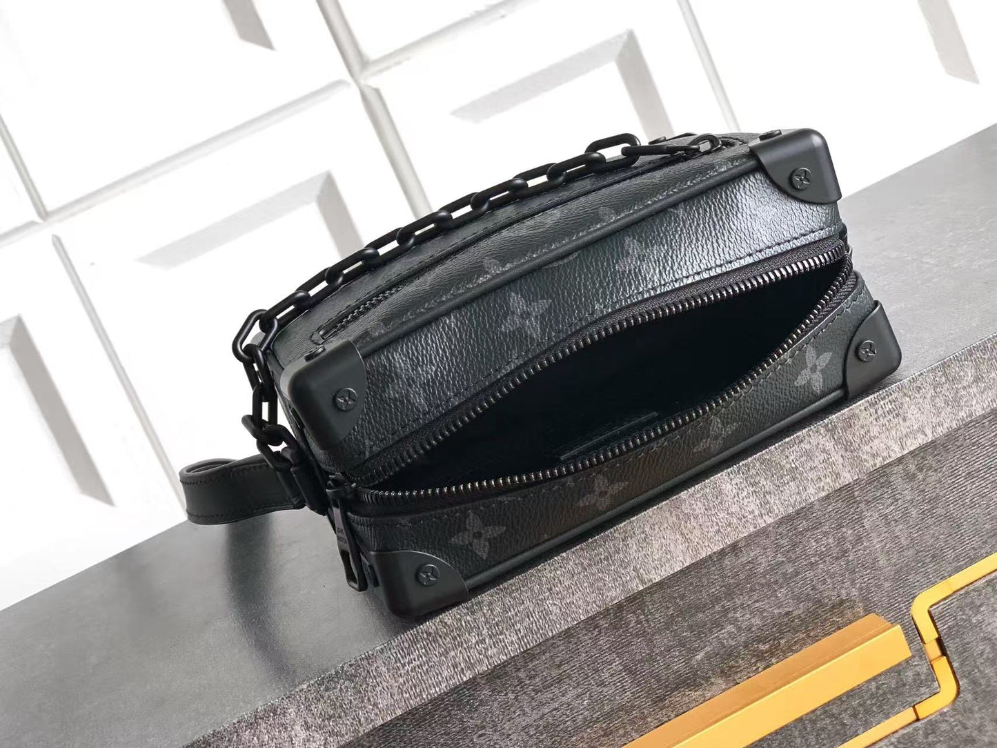 Lv soft trunk