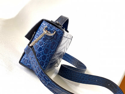 FENDI BAGUETTE SOFT TRUNK 21.5*6.5*13