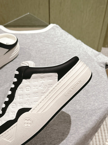 Louis Vuitton Squad Sneakers
