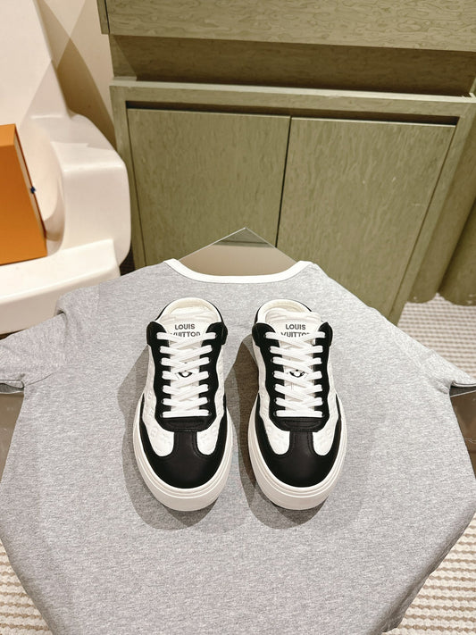 Louis Vuitton Squad Sneakers