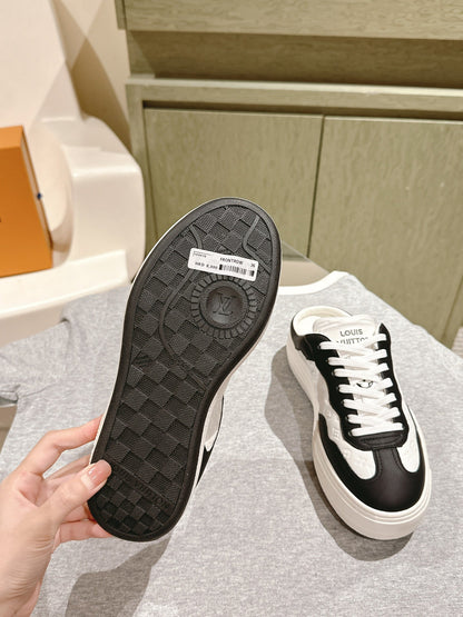 Louis Vuitton Squad Sneakers