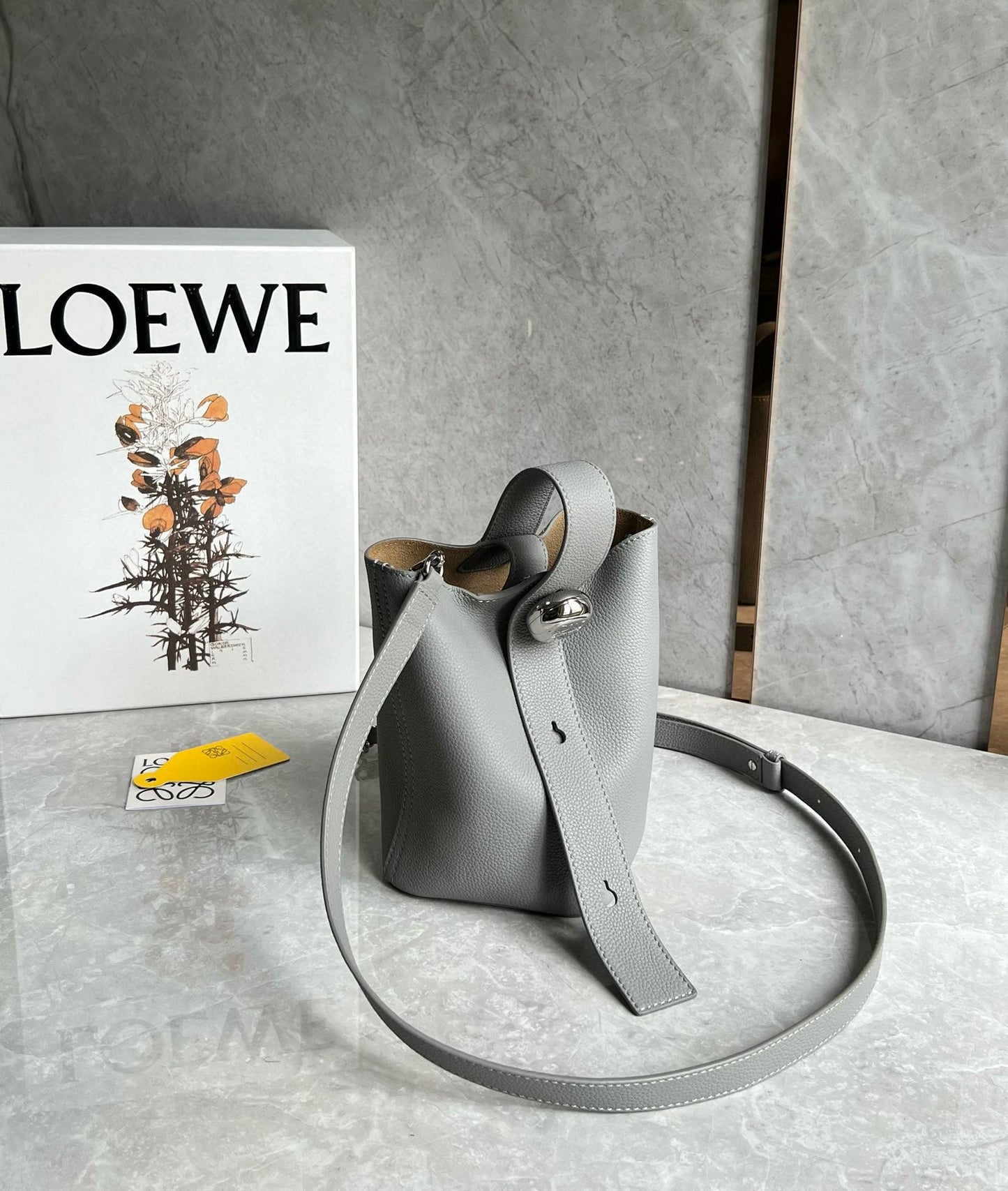 Loewe Mini Pebble