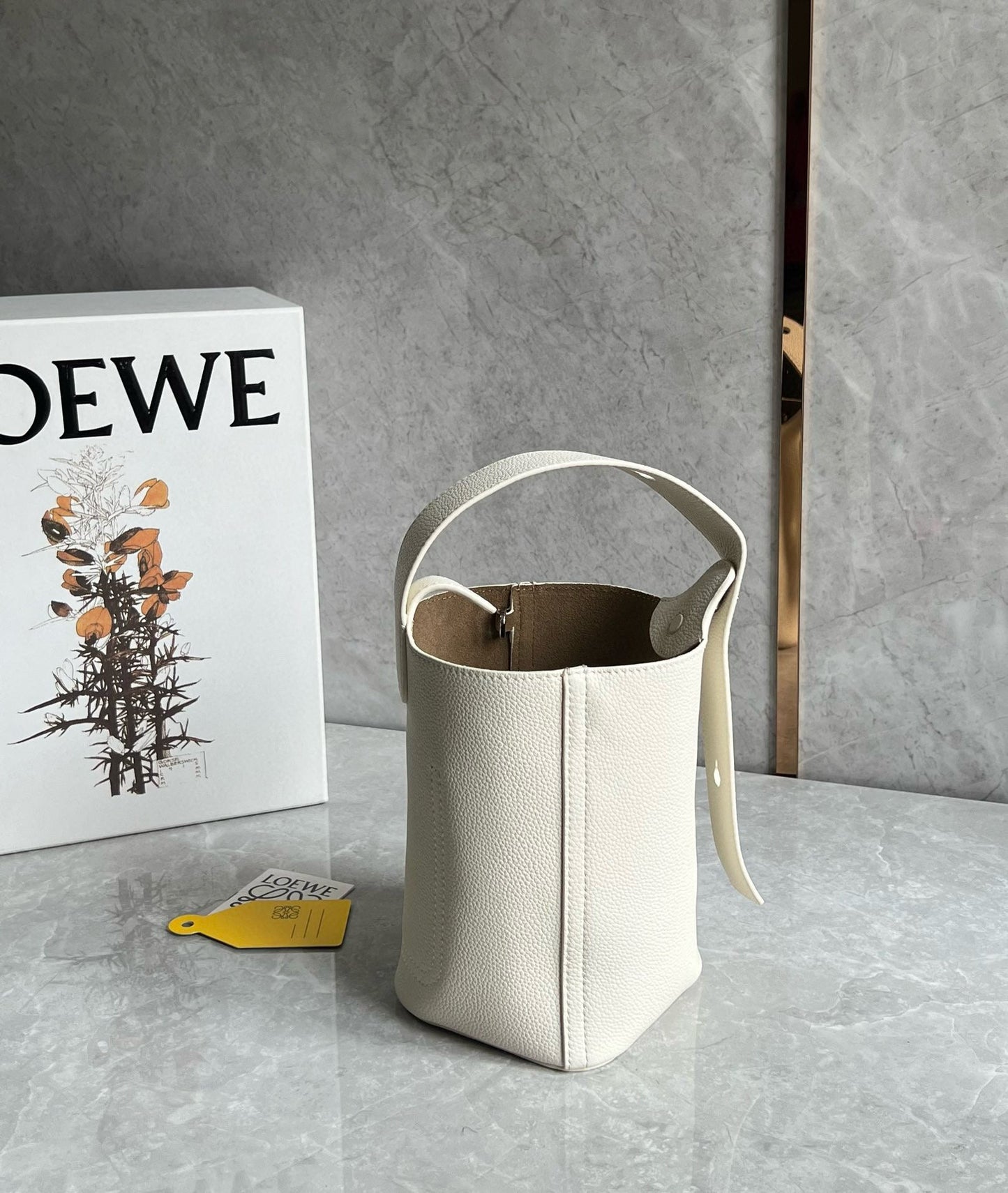 Loewe Mini Pebble