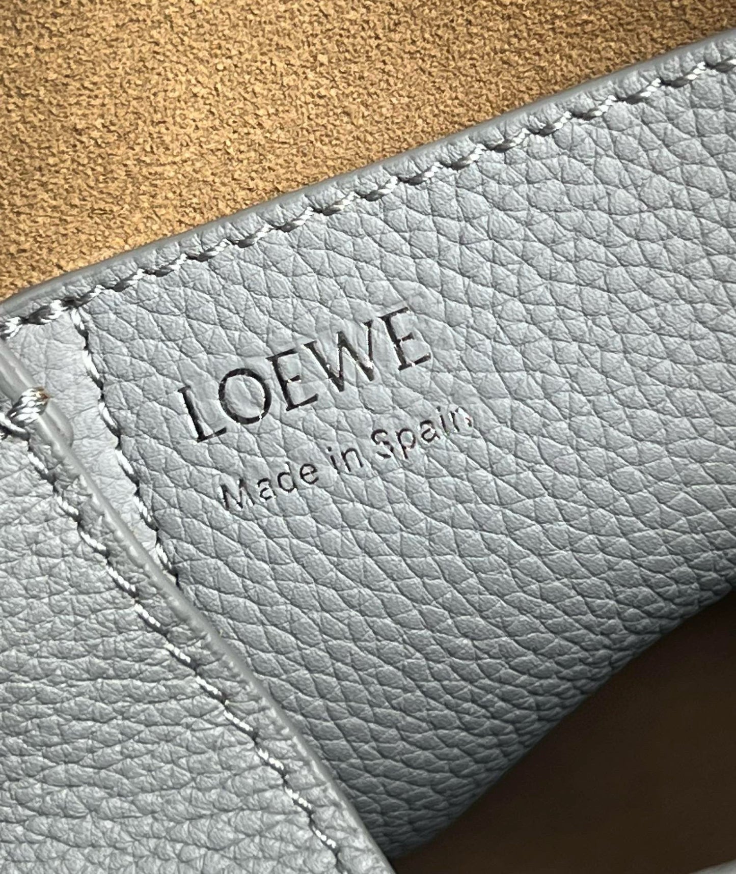 Loewe Mini Pebble
