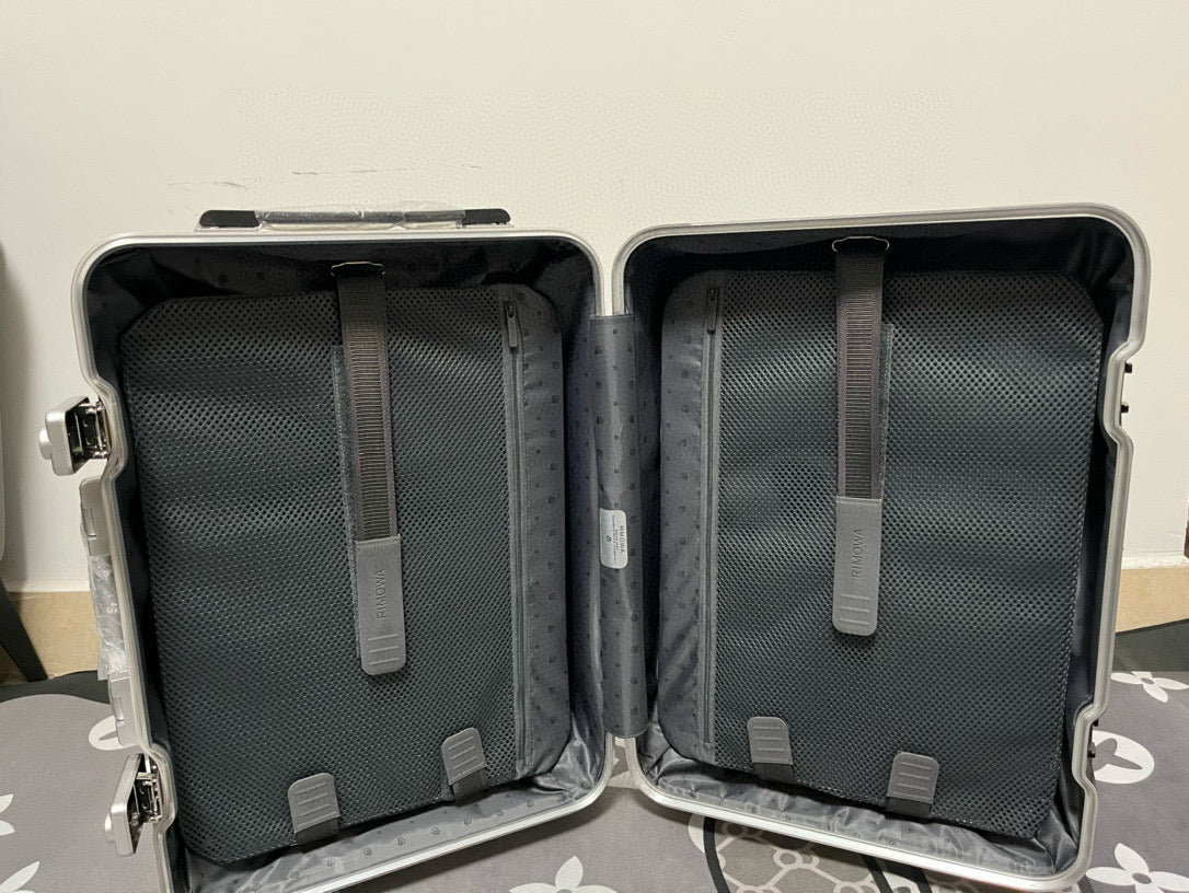 Rimowa Luggage Hybrid