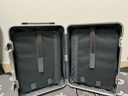 Rimowa Luggage Hybrid