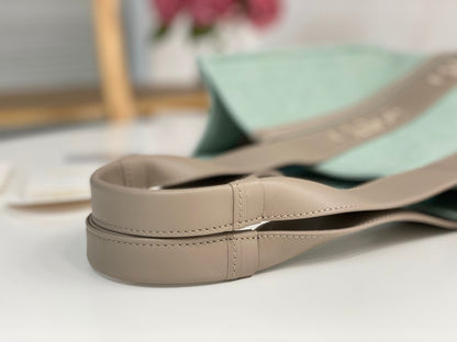 Chloe Woody Tote Bag