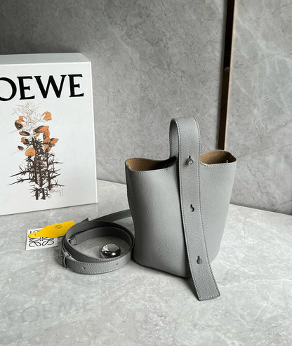 Loewe Mini Pebble