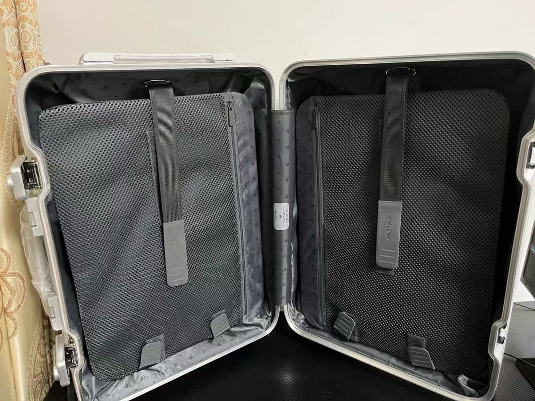 Rimowa Luggage Hybrid