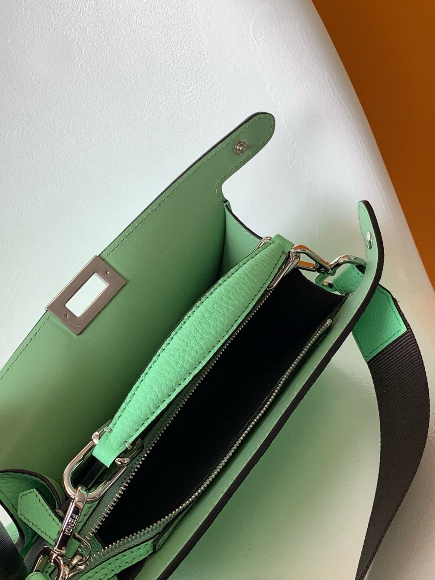 FENDI PEEKABOO 21*6*14