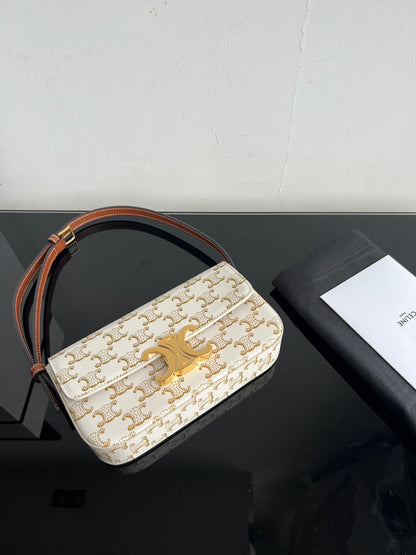 Celine Triomphe Hobo