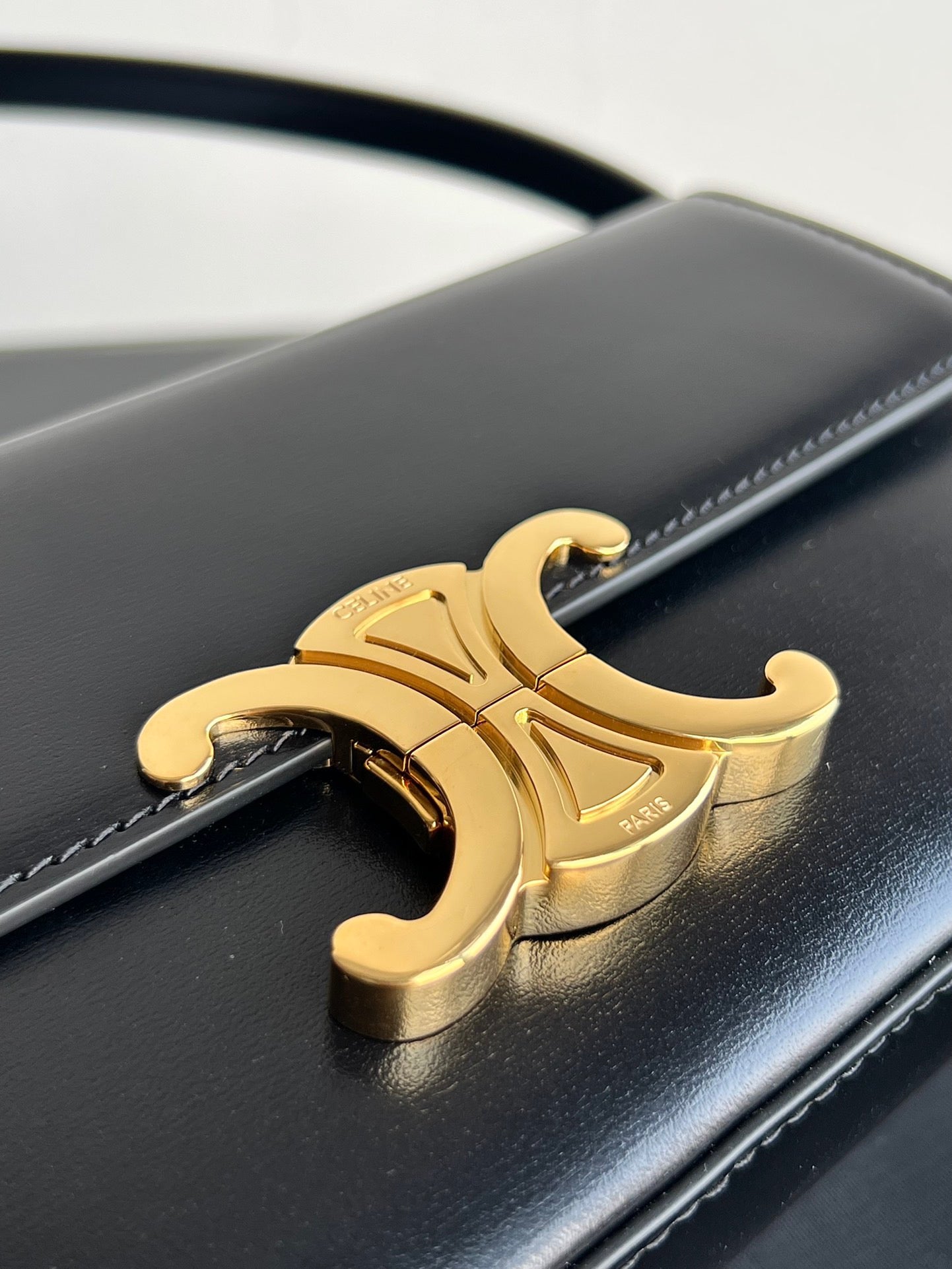 Celine Triomphe Hobo