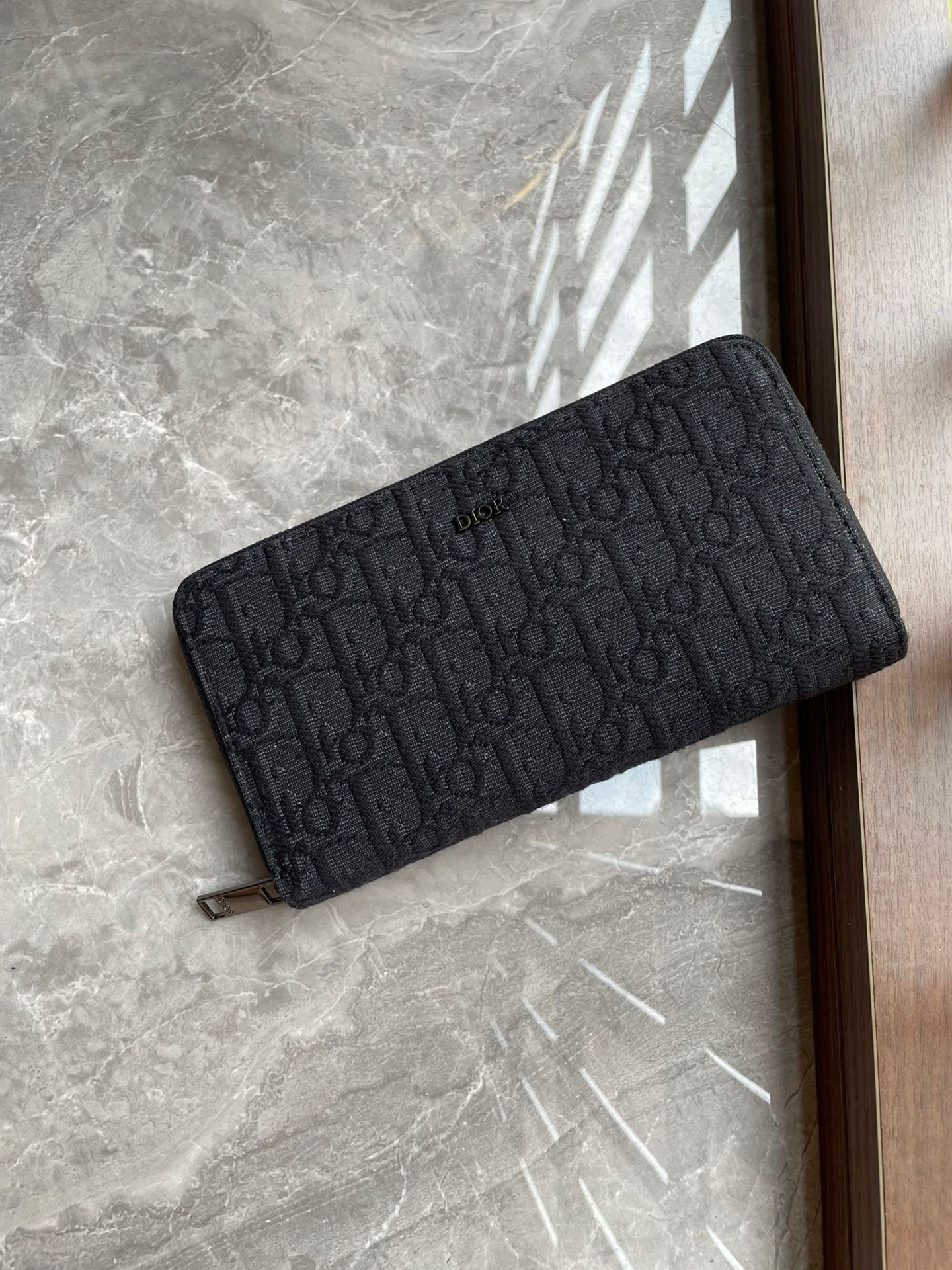 Dior Wallet