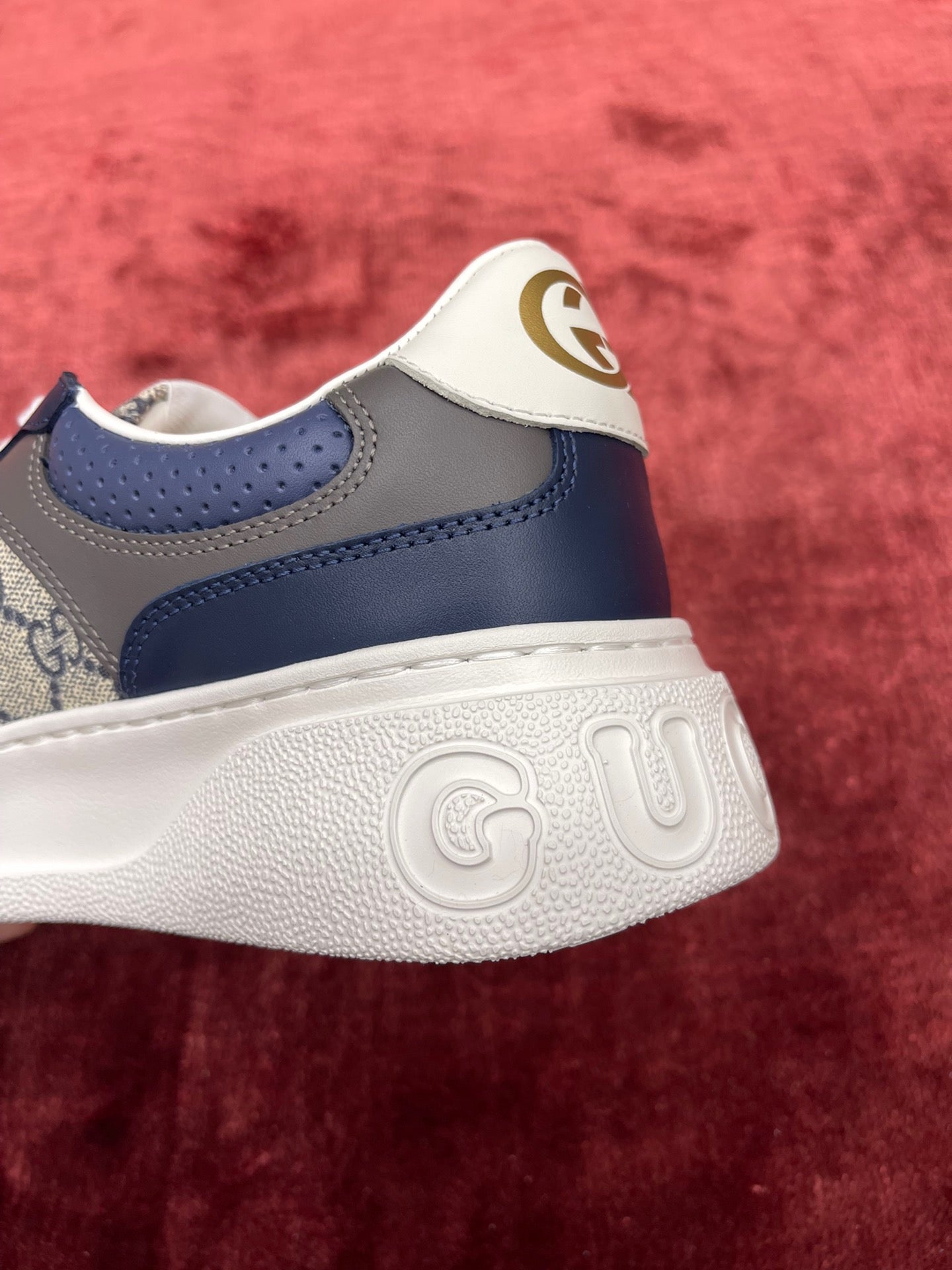 Gucci Sneakers