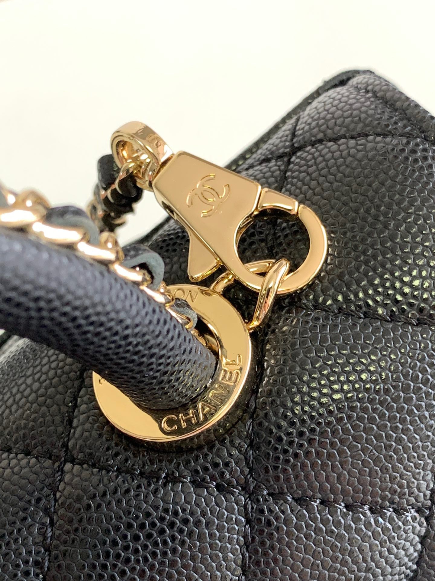 Chanel Coco Handle (23cm)