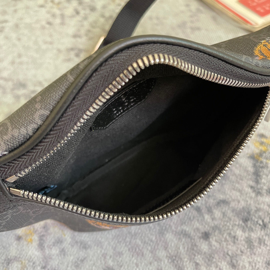 Gucci Cross Body Bag