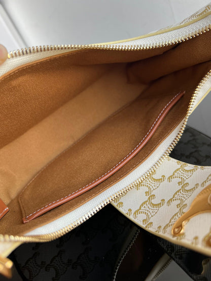 Celine Triomphe Hobo