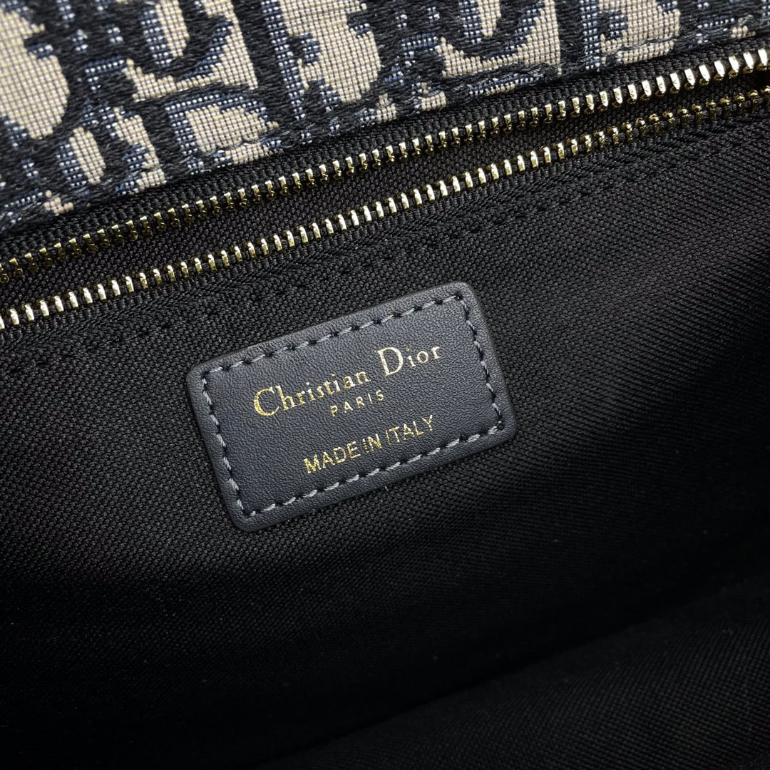 Dior Montaigne