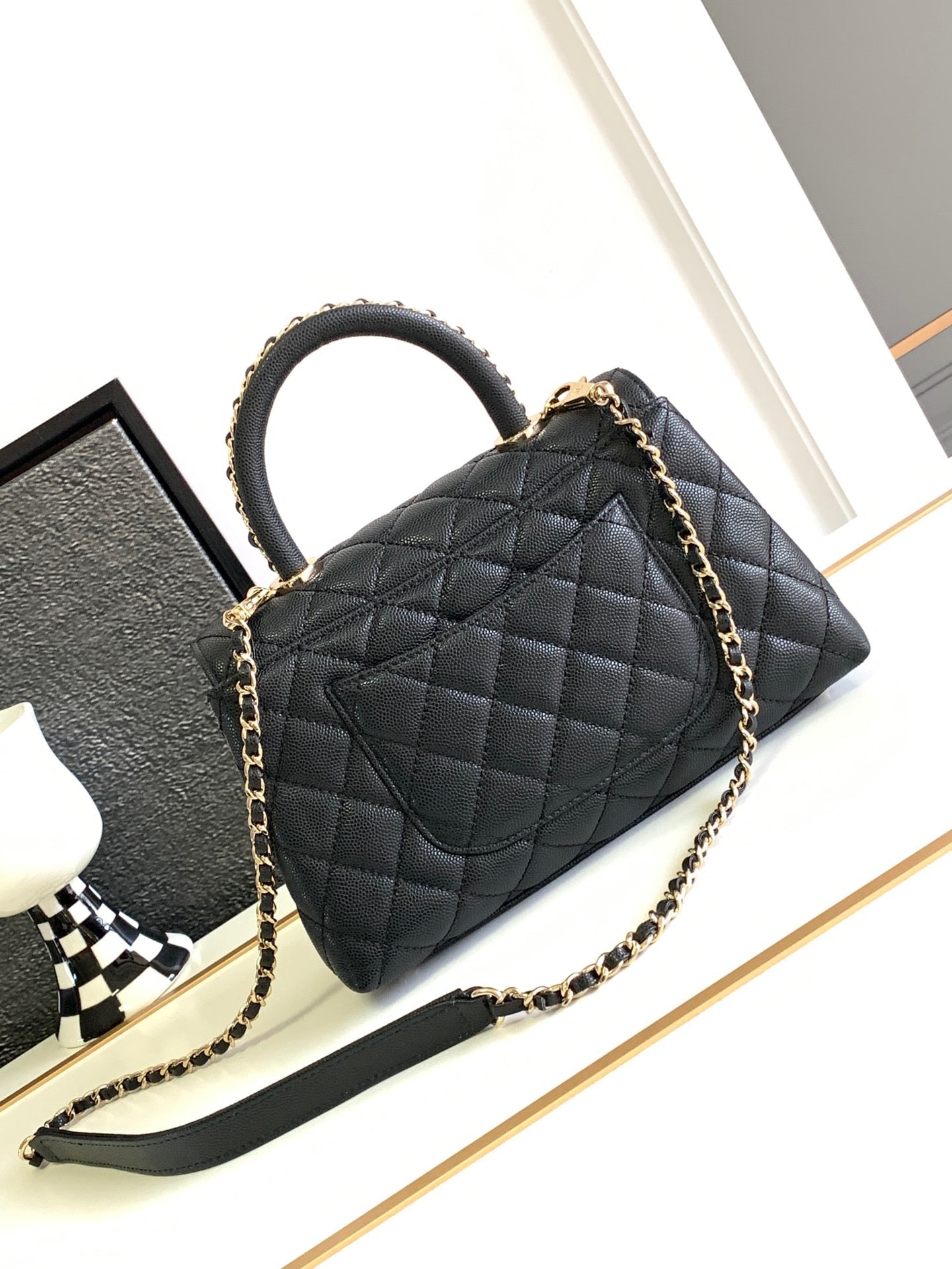 Chanel Coco Handle (23cm)