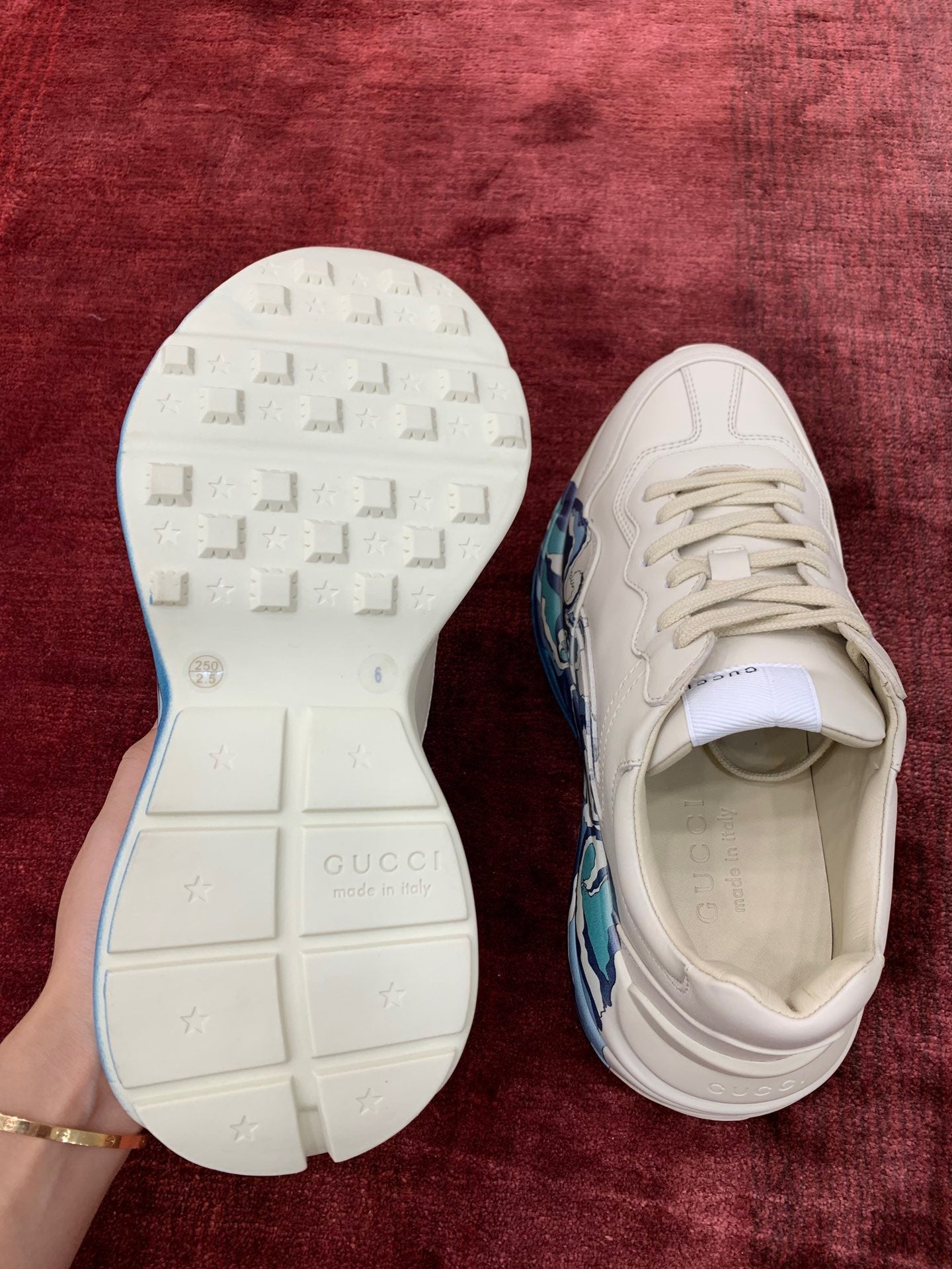 Gucci Sneakers